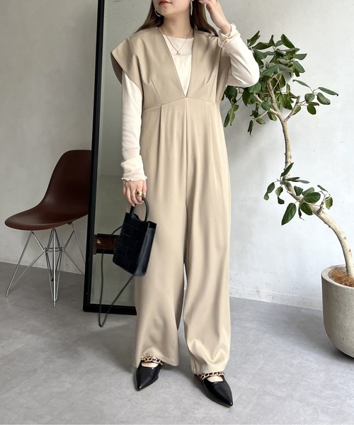 prose verse（プロズヴェール）の「深Vネックオールインワン（つなぎ/オールインワン・レディース・ブラック/ベージュ・ﾌﾘ-）」の4枚目の写真