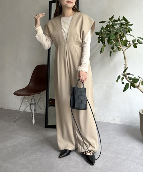 prose verse（プロズヴェール）の「深Vネックオールインワン（つなぎ/オールインワン・レディース・ブラック/ベージュ・ﾌﾘ-）」の21枚目の写真