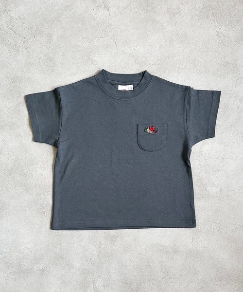 FRUIT OF THE LOOM（フルーツオブザルーム）の「【FRUIT OF THE LOOM】半袖ポケットティー(80～160cm)（Tシャツ/カットソー・キッズ・チャコール/オレンジ/パープル/ピンク/グリーン/エメラルド/杢グレー/オフホワイト・80/90/95/100/110/120/130/140/150/160）」の4枚目の写真