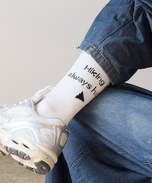 and wander（アンドワンダー）の「and wander/アンドワンダー PE/CO pile socks 靴下 ブランドロゴ（ソックス/靴下・メンズ・ホワイト/ブラック・S/M）」の2枚目の写真