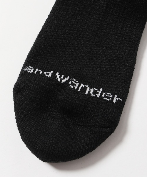 and wander（アンドワンダー）の「and wander/アンドワンダー PE/CO pile socks 靴下 ブランドロゴ（ソックス/靴下・メンズ・ホワイト/ブラック・S/M）」の8枚目の写真