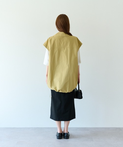 ECRIRE(エクリール)の「旬な装い。ナイロンブレンドオーバーサイズベスト(ミリタリージャケット・レディース・カーキ/ブラック/グレー/オリーブ/ブラウン・M)」の14枚目の写真