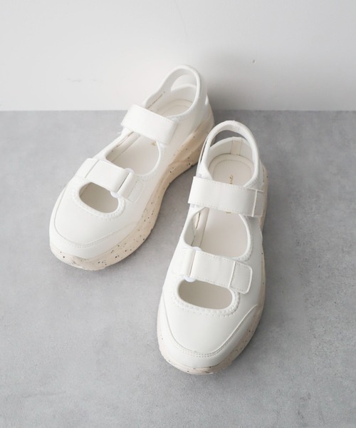 Green Parks(グリーンパークス)の「・rich blue ベルクロスニーカー(スニーカー・レディース・アイボリー/ベージュ/ブラック・M/S/L/LL)」の2枚目の写真