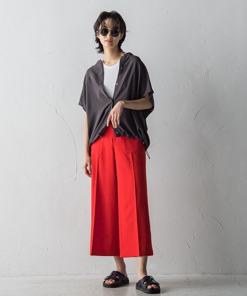 MAYSON GREY(メイソングレイ)の「ベイカーワイドクロップドパンツ(スラックス・レディース・チャコールグレー/ブラウン/レッド・SS/S/M/L)」の20枚目の写真