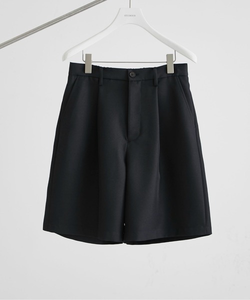 STUDIOUS（ステュディオス）の「【WEB限定】EASY CHINO SHORT PANTS（スラックス・メンズ・ブラック/ベージュ/ダークグレー・1/2）」の2枚目の写真