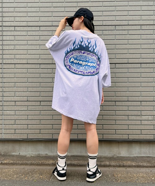 Paragraph(パラグラフ)の「Paragraph(パラグラフ)/Paisley Flame T-shirt/ファイヤーフレーム バンダナ ロゴ オーバーサイズ Tシャツ(Tシャツ/カットソー・レディース・グレー/ブラック/ホワイト/グリーン/パープル・FREE)」の13枚目の写真