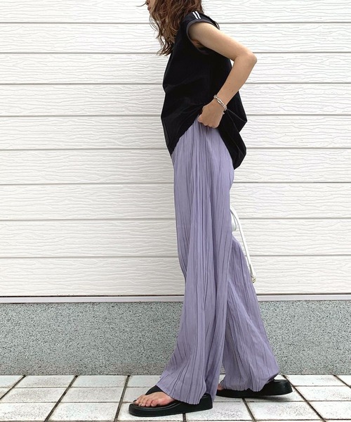 Q（キュー）の「肩ラインノースリトップス（Tシャツ/カットソー・レディース・ブラック/ライトグレー・MEDIUM）」の12枚目の写真