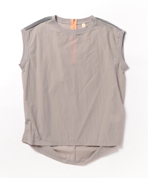 Q（キュー）の「肩ラインノースリトップス（Tシャツ/カットソー・レディース・ブラック/ライトグレー・MEDIUM）」の4枚目の写真