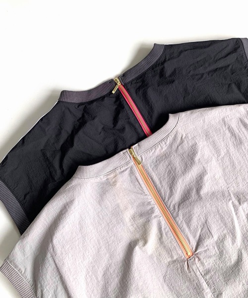 Q（キュー）の「肩ラインノースリトップス（Tシャツ/カットソー・レディース・ブラック/ライトグレー・MEDIUM）」の7枚目の写真