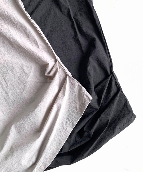 Q（キュー）の「肩ラインノースリトップス（Tシャツ/カットソー・レディース・ブラック/ライトグレー・MEDIUM）」の8枚目の写真