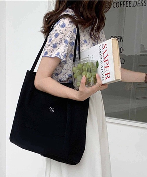 NANEA(ナネア)の「キャンバストートバッグ(トートバッグ・レディース・ホワイト/ブラック・フリー)」の2枚目の写真