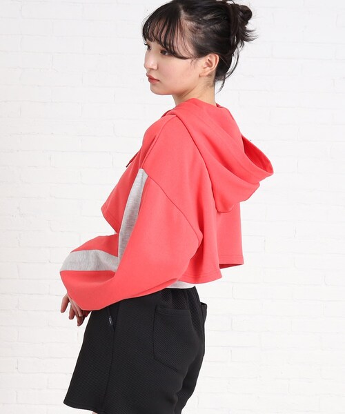 PINK-latte(ピンクラテ)の「◆【2点SET/165cmサイズあり】短丈フーディ+インナータンクSET(その他トップス・キッズ・アイボリー/ブラック/ワインレッド・14/02/15 /16)」の5枚目の写真