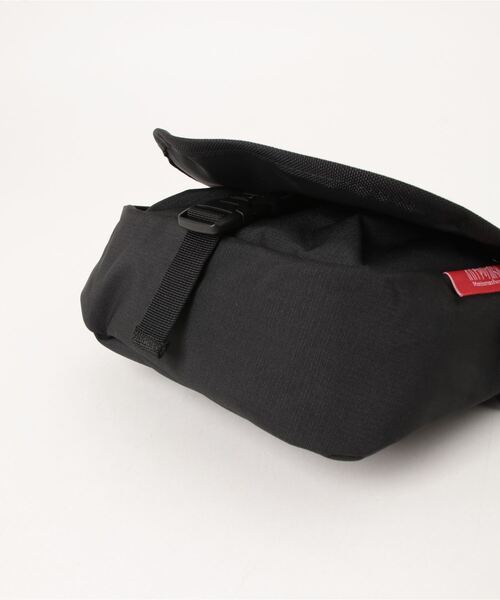 Manhattan Portage（マンハッタンポーテージ）の「Adrenaline Action Bag（ショルダーバッグ・メンズ・ブラック/ブルー・X-SMALL）」の15枚目の写真