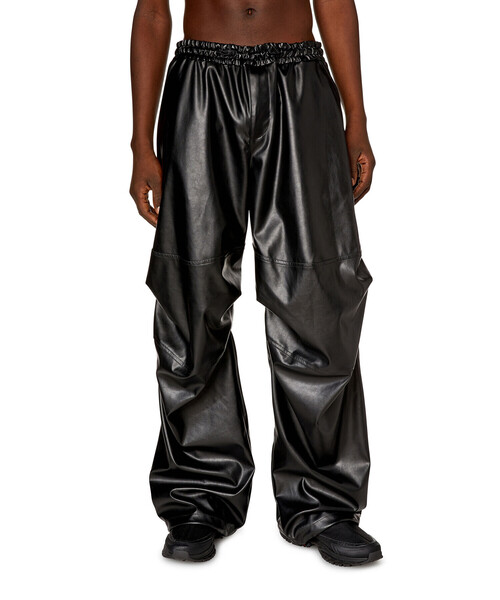 DIESEL(ディーゼル)の「メンズ パンツ P-MARTY-LTH(カーゴパンツ・メンズ・ブラック・44/52/46/50/48)」の5枚目の写真