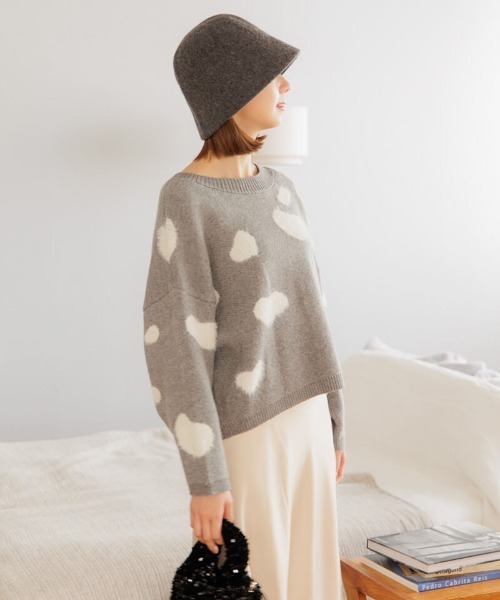 flower（フラワー）の「カウハートニット（ニット/セーター・レディース・アイボリー/グレー・FREE）」の3枚目の写真