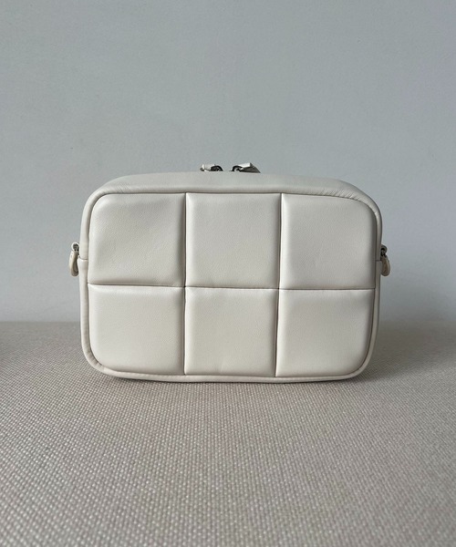 ADD CULUMN(アドカラム)の「〈ADD CULUMN/アドカラム〉PUFF CROSS BODYバッグ(ショルダーバッグ・レディース・ブラック/グレー/ホワイト・FREE)」の11枚目の写真