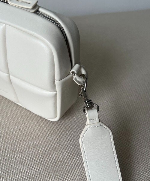 ADD CULUMN(アドカラム)の「〈ADD CULUMN/アドカラム〉PUFF CROSS BODYバッグ(ショルダーバッグ・レディース・ブラック/グレー/ホワイト・FREE)」の13枚目の写真