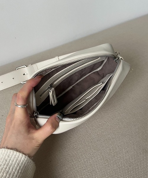 ADD CULUMN(アドカラム)の「〈ADD CULUMN/アドカラム〉PUFF CROSS BODYバッグ(ショルダーバッグ・レディース・ブラック/グレー/ホワイト・FREE)」の14枚目の写真