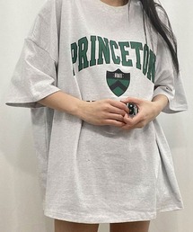 ロゴのオーバーフィットサイズ半袖シャツ