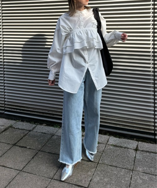 y/m by misato（イムバイミサト）の「ブロードフリル付きシャツ（シャツ/ブラウス・レディース・オフホワイト/ブルー/ブラック・FREE）」の4枚目の写真