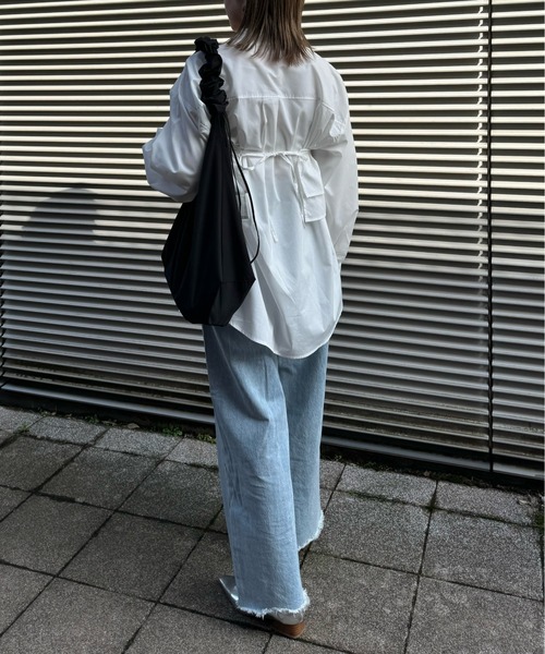 y/m by misato（イムバイミサト）の「ブロードフリル付きシャツ（シャツ/ブラウス・レディース・オフホワイト/ブルー/ブラック・FREE）」の7枚目の写真