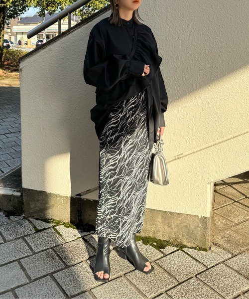 y/m by misato（イムバイミサト）の「ブロードフリル付きシャツ（シャツ/ブラウス・レディース・オフホワイト/ブルー/ブラック・FREE）」の21枚目の写真