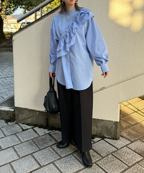 y/m by misato（イムバイミサト）の「ブロードフリル付きシャツ（シャツ/ブラウス・レディース・オフホワイト/ブルー/ブラック・FREE）」の22枚目の写真