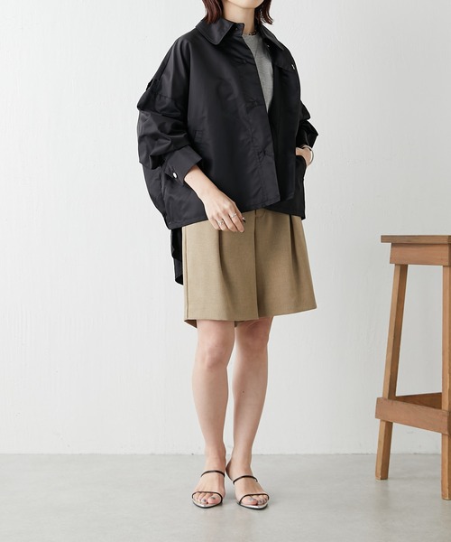 COLLAGE GALLARDAGALANTE(コラージュガリャルダガランテ)の「【OT】バックシャーリングヘムジャケット/WEB限定(ミリタリージャケット・レディース・ブラック/グリーン・FREE)」の3枚目の写真