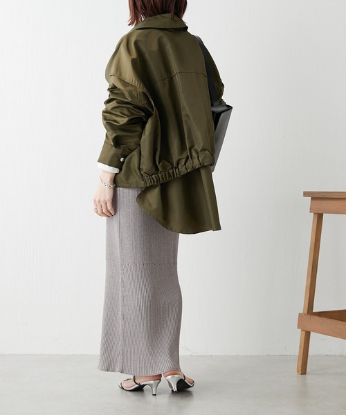 COLLAGE GALLARDAGALANTE(コラージュガリャルダガランテ)の「【OT】バックシャーリングヘムジャケット/WEB限定(ミリタリージャケット・レディース・ブラック/グリーン・FREE)」の19枚目の写真