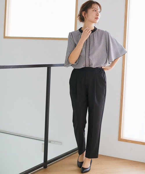 Honeys(ハニーズ)の「美ージーテーパードパンツ(スラックス・レディース・アイボリー/ブラック/ダークネイビー/グレイッシュベージュ/ミント/イエロー系その他/ブルー系その他・LL/3L/S/M/L/SS)」の10枚目の写真