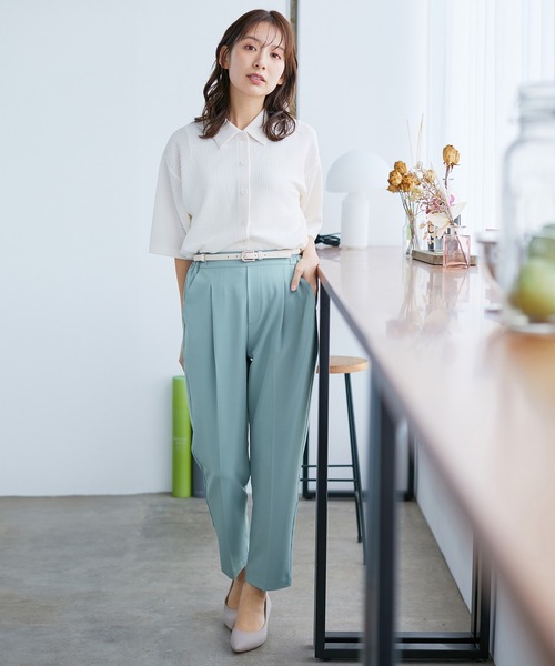 Honeys(ハニーズ)の「美ージーテーパードパンツ(スラックス・レディース・アイボリー/ブラック/ダークネイビー/グレイッシュベージュ/ミント/イエロー系その他/ブルー系その他・LL/3L/S/M/L/SS)」の14枚目の写真