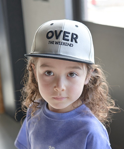 b・ROOM(ビールーム)の「バイカラーロゴキャップ(キャップ・キッズ・ブラック/ブラウン/オフホワイト・54cm)」の2枚目の写真