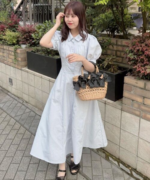 MAJESTIC LEGON（マジェスティックレゴン）の「スタイルアップシャツワンピース（ワンピース・レディース・オフホワイト/ブラック/ブラック系その他/ホワイト系その他・SMALL/MEDIUM/X-SMALL）」の2枚目の写真