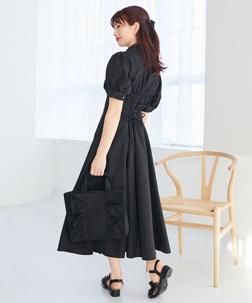 MAJESTIC LEGON（マジェスティックレゴン）の「スタイルアップシャツワンピース（ワンピース・レディース・オフホワイト/ブラック/ブラック系その他/ホワイト系その他・SMALL/MEDIUM/X-SMALL）」の3枚目の写真