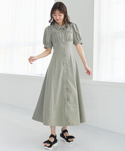 MAJESTIC LEGON（マジェスティックレゴン）の「スタイルアップシャツワンピース（ワンピース・レディース・オフホワイト/ブラック/ブラック系その他/ホワイト系その他・SMALL/MEDIUM/X-SMALL）」の7枚目の写真