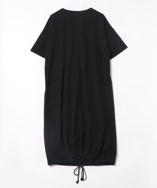 GOLDJAPAN(ゴールドジャパン)の「裾ドロストVネックワンピース【大きいサイズ対応】(ワンピース・レディース・ネイビー/ブラック・5L/4L/3L/LL)」の21枚目の写真
