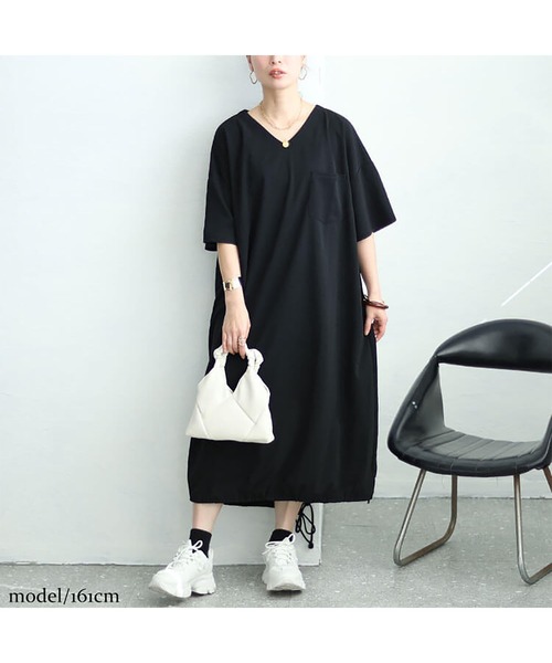 GOLDJAPAN(ゴールドジャパン)の「裾ドロストVネックワンピース【大きいサイズ対応】(ワンピース・レディース・ネイビー/ブラック・5L/4L/3L/LL)」の14枚目の写真