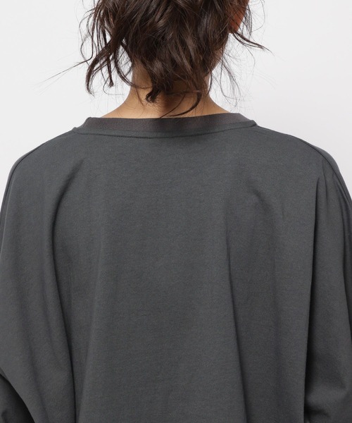 niko and...(ニコアンド)の「スーベニアワイドTシャツ(Tシャツ/カットソー・レディース・オフホワイト/ナチュラル/ピンク/チャコール/ブルー/スモーク/アイボリー・FREE)」の13枚目の写真