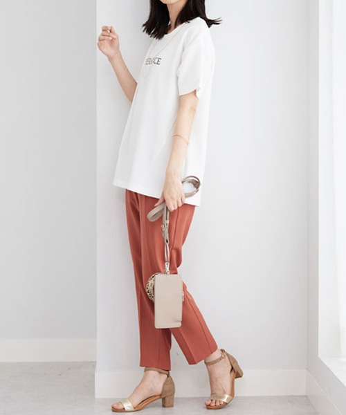 BELLUNA PLUS(ベルーナ)の「ジャカード素材ロゴプリントプルオーバー(Tシャツ/カットソー・レディース・ベージュ/セージグリーン/オフホワイト/ブラック・X-LARGE/LARGE/MEDIUM)」の13枚目の写真
