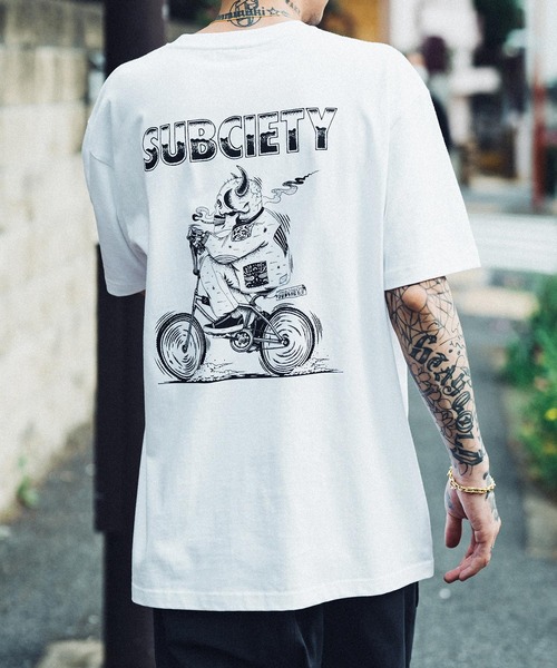 Subciety(サブサエティ)の「Skull rider TEE(Tシャツ/カットソー・メンズ・ブラック/ホワイト/サンドベージュ/ホワイト×グリーン/ブラック×ブルー・SMALL/MEDIUM/LARGE/X-LARGE/XX-LARGE)」の2枚目の写真