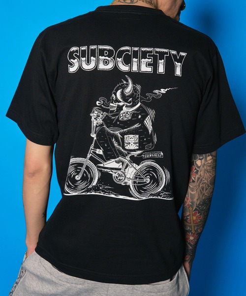Subciety(サブサエティ)の「Skull rider TEE(Tシャツ/カットソー・メンズ・ブラック/ホワイト/サンドベージュ/ホワイト×グリーン/ブラック×ブルー・SMALL/MEDIUM/LARGE/X-LARGE/XX-LARGE)」の1枚目の写真