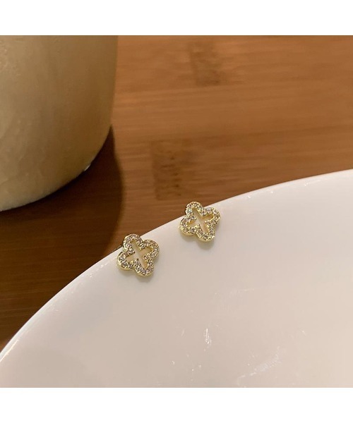 Sakka(サッカ)の「フラワー・蝶結び モチーフ ピアス 【金属アレルギー対応】(ピアス(両耳用)・レディース・シルバー/イエローゴールド/シャンパン/プラチナム/シルバー系・FREE)」の14枚目の写真