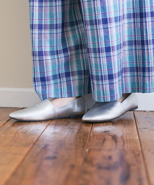 studio CLIP（スタディオクリップ）の「【消臭/抗菌防臭/クッションインソール】カラー柔らかパンプス（パンプス・レディース・イエロー/その他2/ブラック/ホワイト・SMALL/MEDIUM/LARGE/X-LARGE）」の5枚目の写真