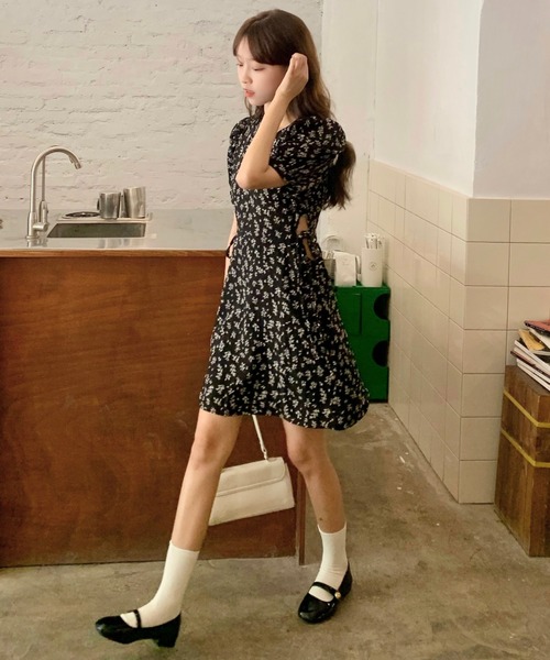 Sibra(シブラ)の「花柄 ワンピース(ワンピース・レディース・ブラック/ホワイト・M)」の7枚目の写真