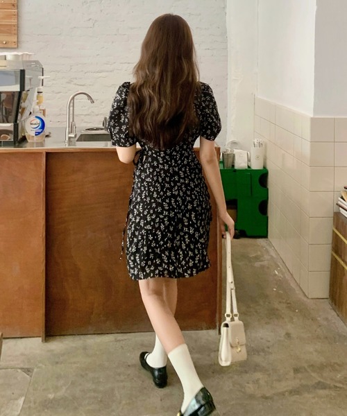 Sibra(シブラ)の「花柄 ワンピース(ワンピース・レディース・ブラック/ホワイト・M)」の14枚目の写真