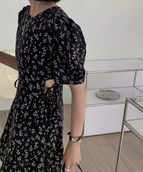 Sibra(シブラ)の「花柄 ワンピース(ワンピース・レディース・ブラック/ホワイト・M)」の16枚目の写真