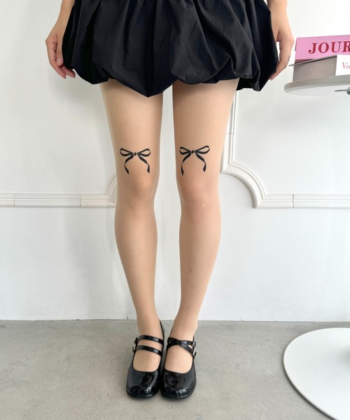 Loueme(ルエム)の「リボンタトゥータイツ(タイツ/ストッキング・レディース・ナチュラル/ブラック・FREE)」の4枚目の写真