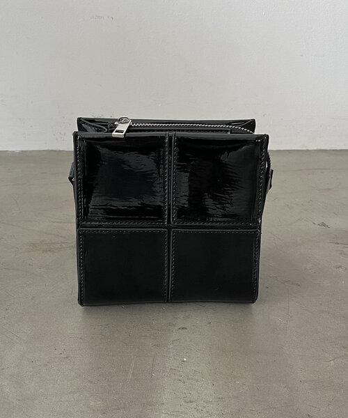 CAPRICIEUX LE'MAGE（カプリシューレマージュ）の「ブロッキングスクエアバッグ（ショルダーバッグ・レディース・ブラック/シルバー・FREE）」の10枚目の写真