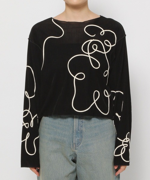 LOWRYS FARM(ローリーズファーム)の「2WAYエンブロイダリーLS 145665(Tシャツ/カットソー・レディース・ブラック/アイボリー・FREE)」の5枚目の写真