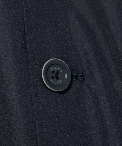 HERNO(ヘルノ)の「HERNO BYRON RAIN COAT ヘルノ バイロン レインコート(チェスターコート・メンズ・ネイビー・48/50)」の11枚目の写真